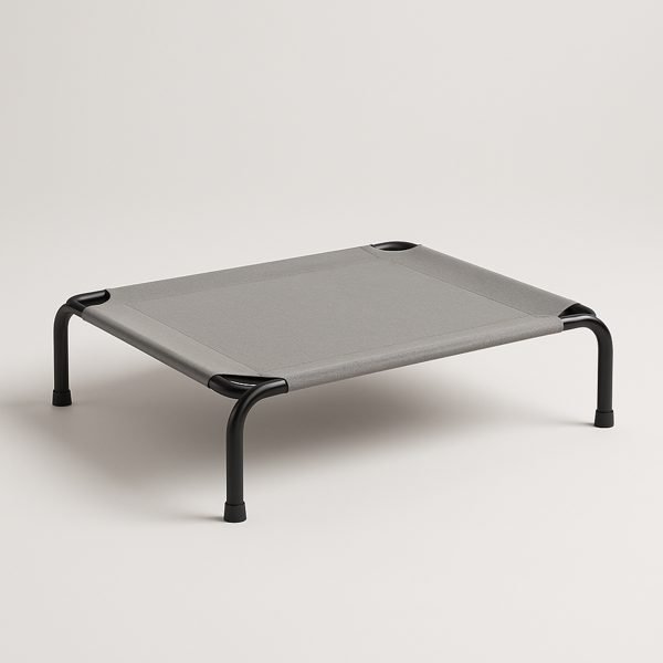 Cama elevada (suspensa) — imagem ilustrativa